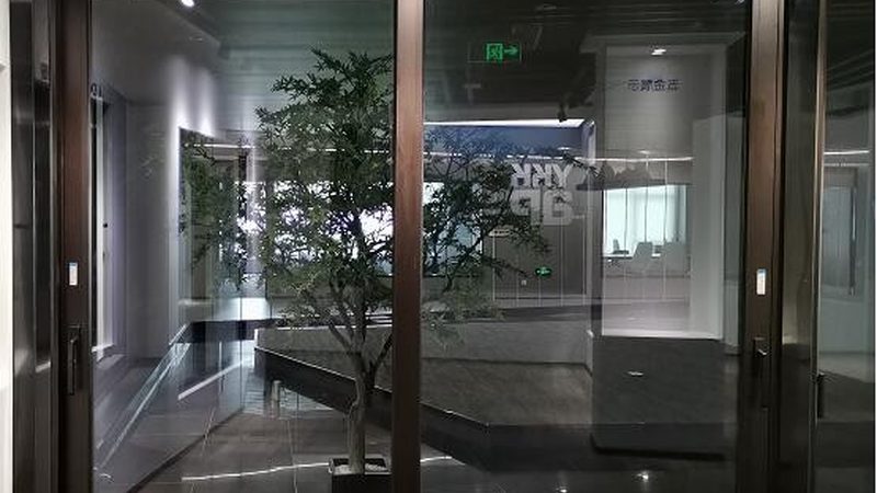 封阳台之窗：推拉窗与平开窗耐久性大比拼